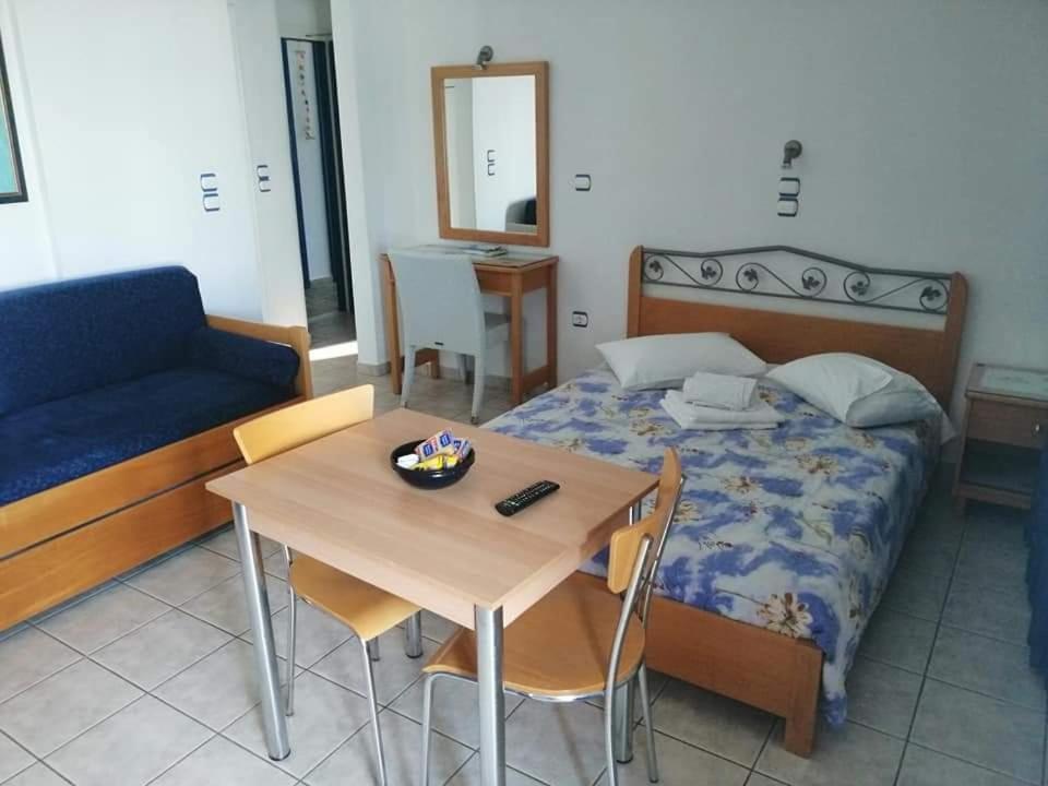 Aristeides - Moscha Apartments Platis Gialos  Exterior foto